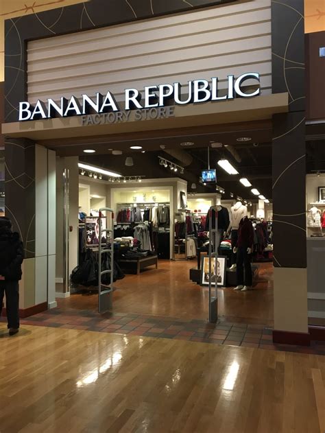 Banana Republic Factory Store .